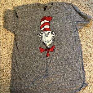 Women’s cat in the hat tshirt